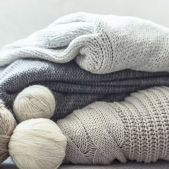 SWEATERS - Make an offer! Hit the 🖤 to Save my Closet :) Combine Shipping - Picture 2 of 3